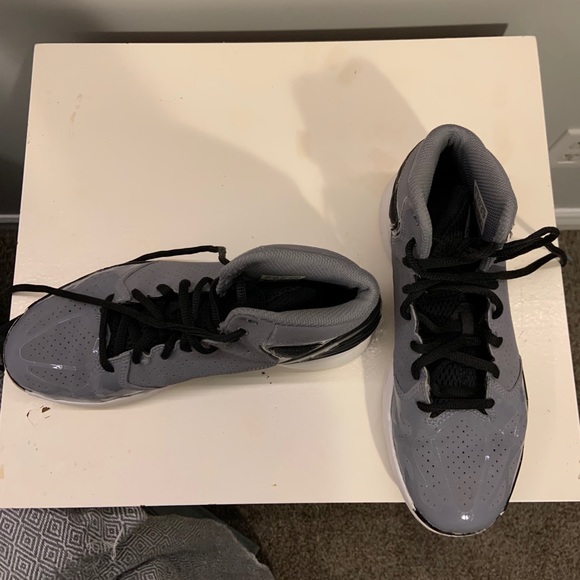 Adidas basketball sneakers - Picture 2 of 6